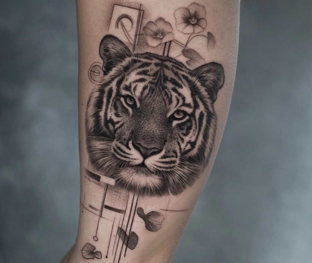 A Story of Loyalty and Art: Stefanía’s Return After 11 Years. Cat Tattoos in Austin 1 Cat Tattoos in Austin: Jose Contreras Art